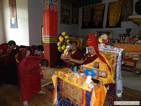 Lama Norlha Rinpoche bestows an empowerment at Kala Rongo